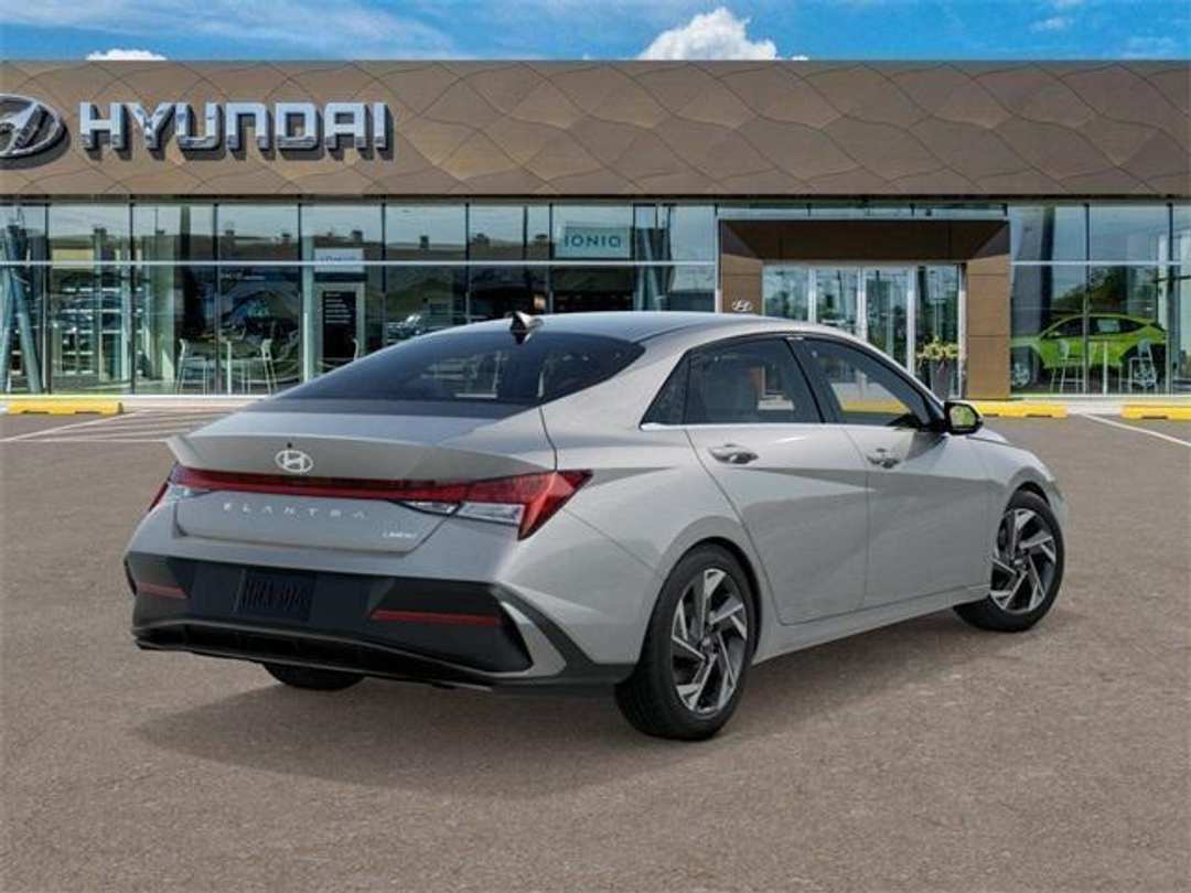 2026 Hyundai Elantra Limited - Image 4