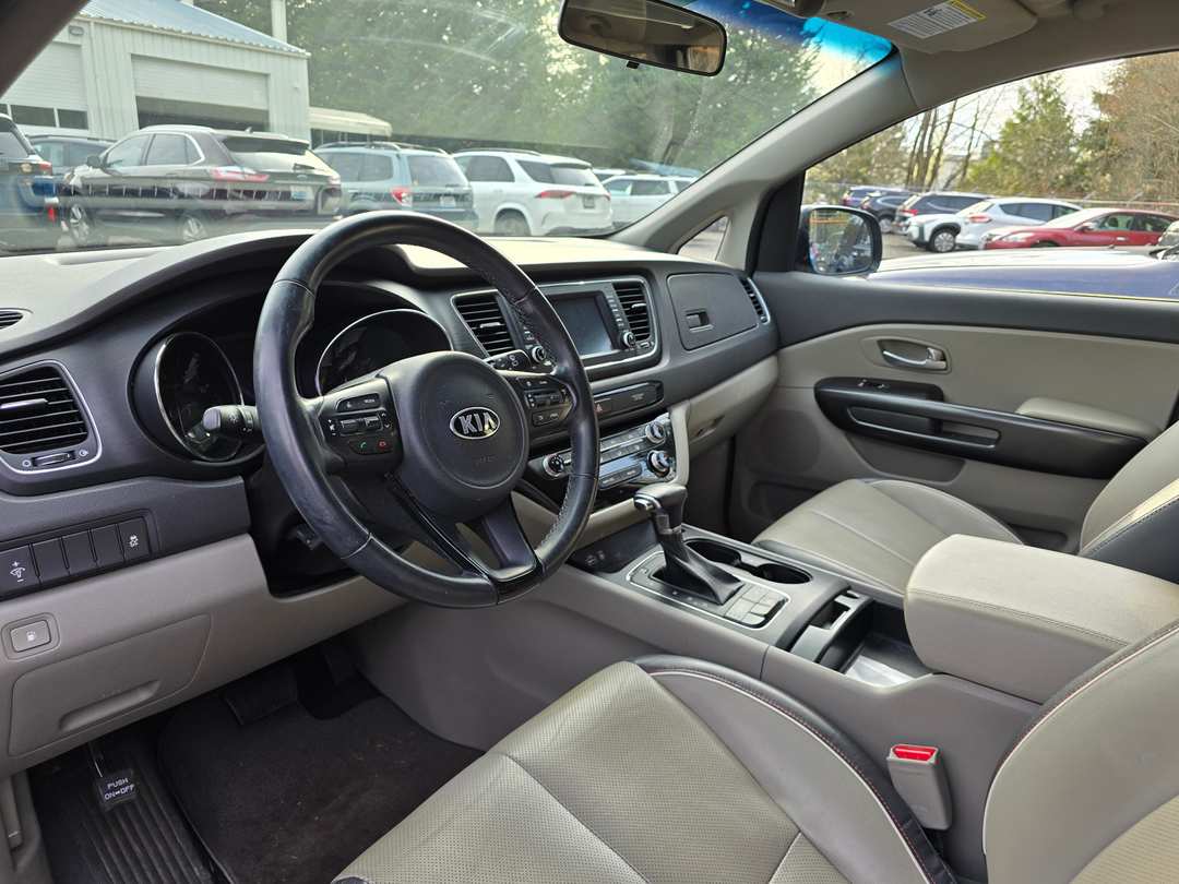 2018 Kia Sedona LX - Image 3