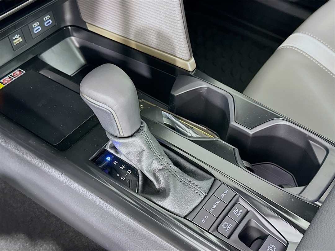 2026 Toyota Camry SE - Image 17