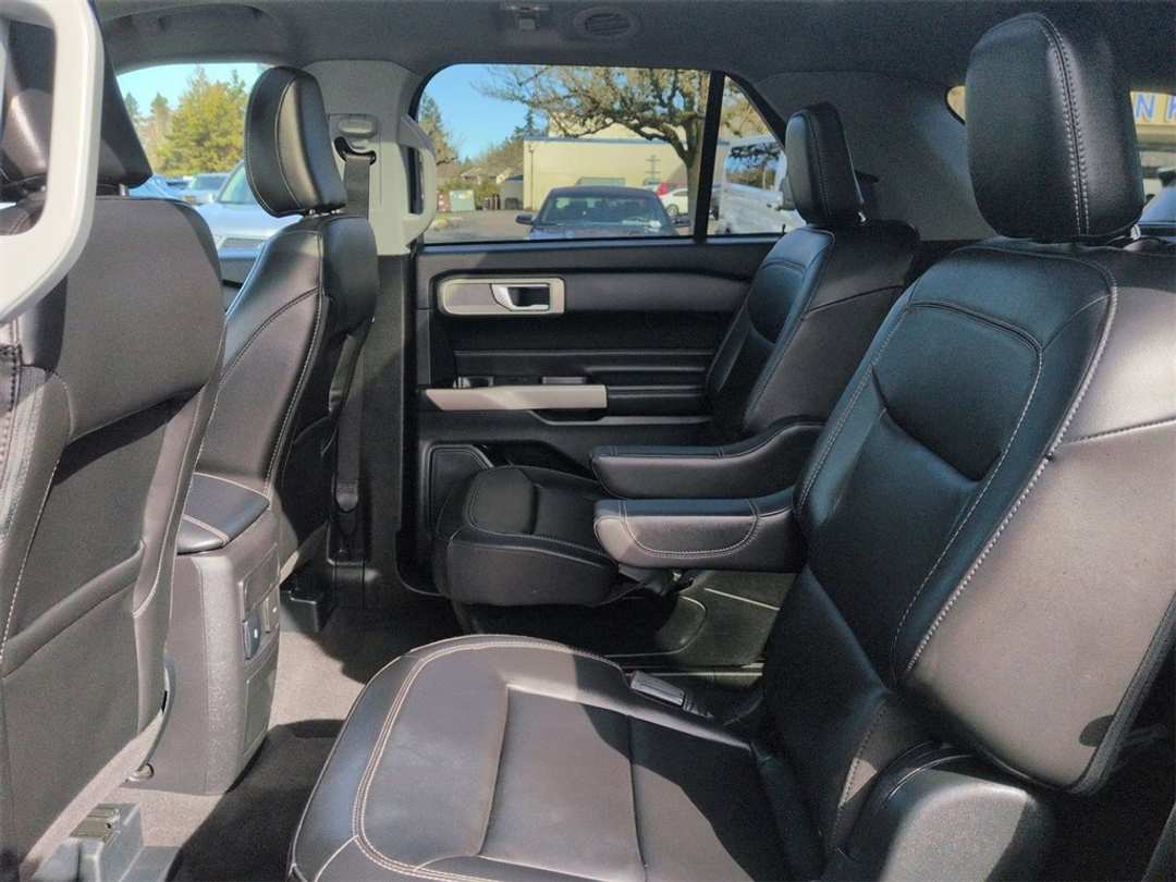 2023 Ford Explorer XLT - Image 21