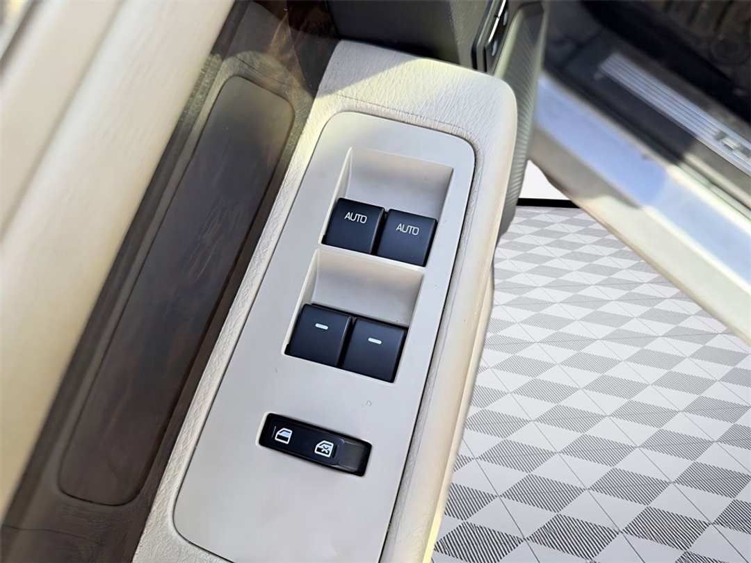 2019 Ford Flex Limited - Image 12