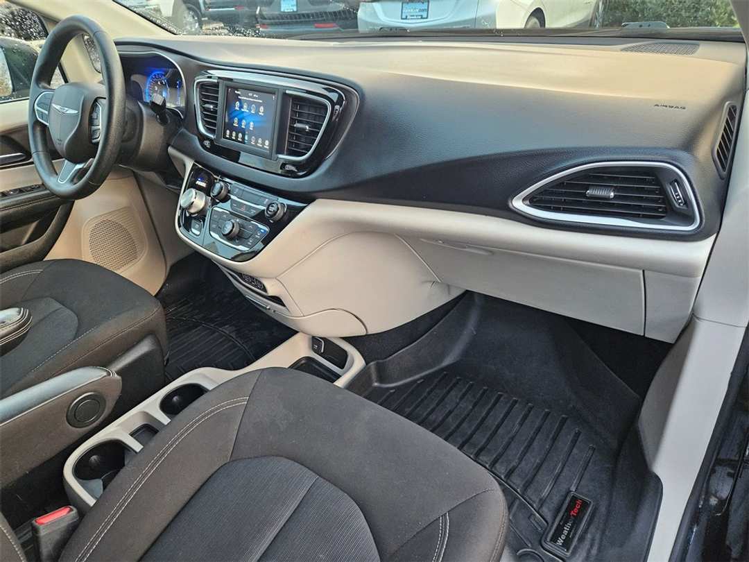 2021 Chrysler Voyager L - Image 37
