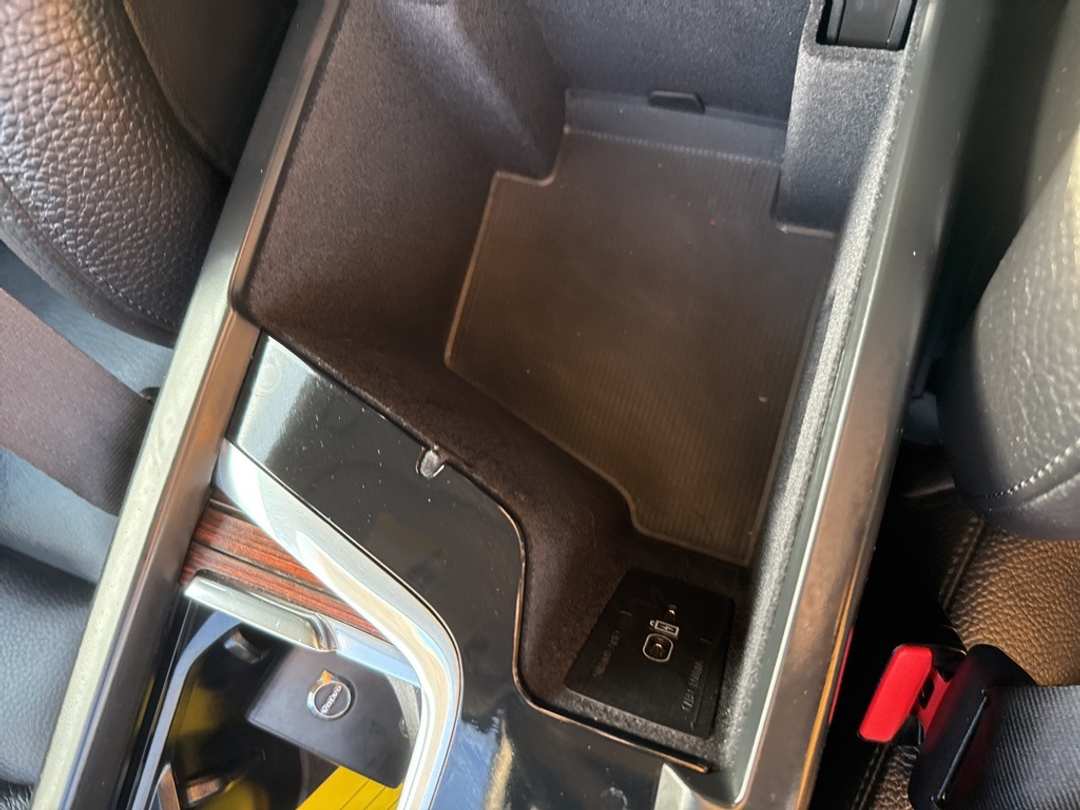 2023 Volvo Xc60 B5 Plus Dark Theme - Image 36