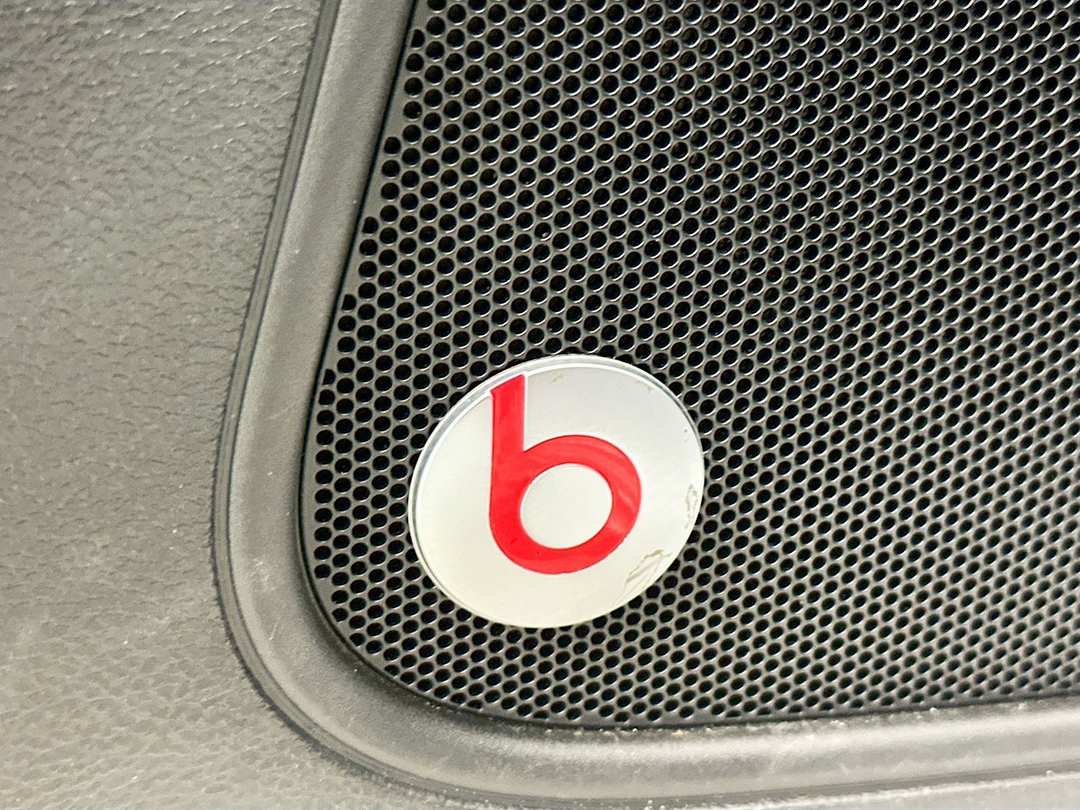 2017 Chrysler 300 S - Image 20