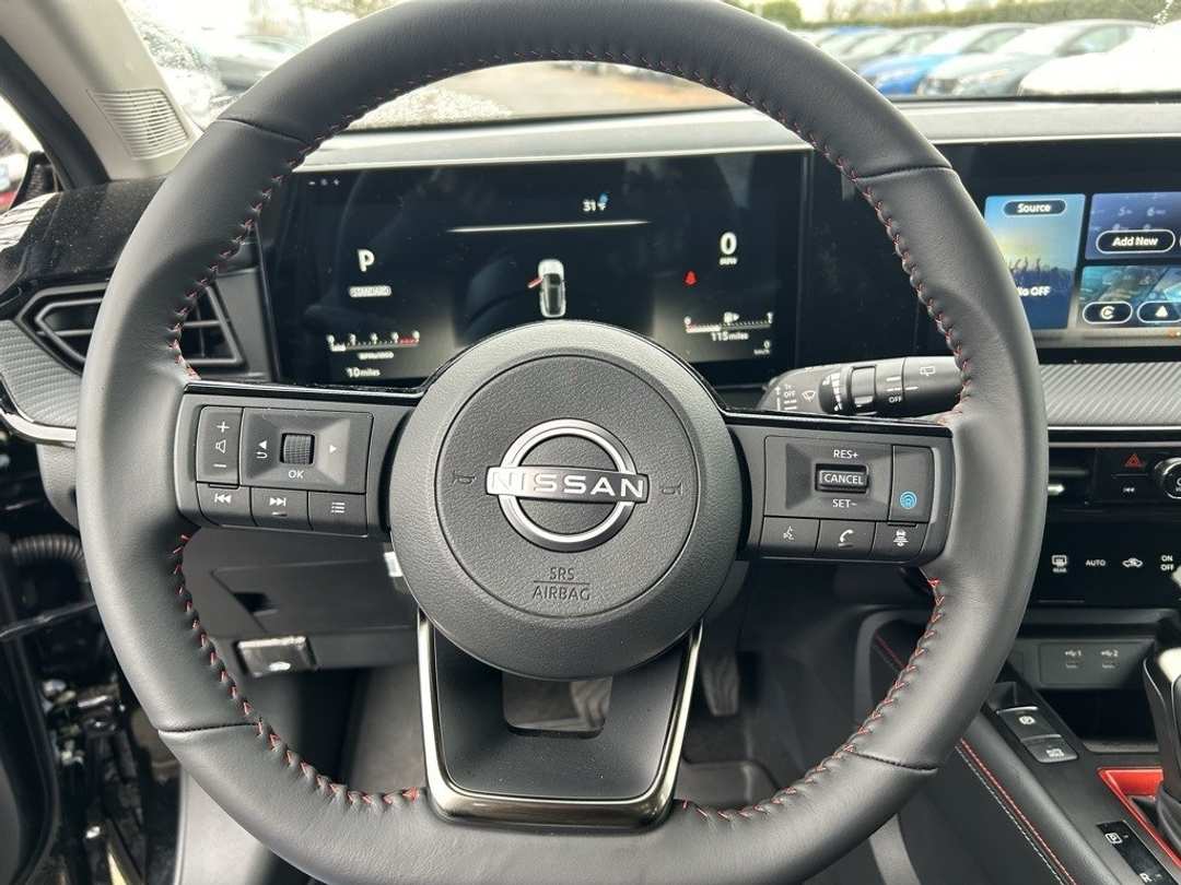 2025 Nissan Kicks SR - Image 12