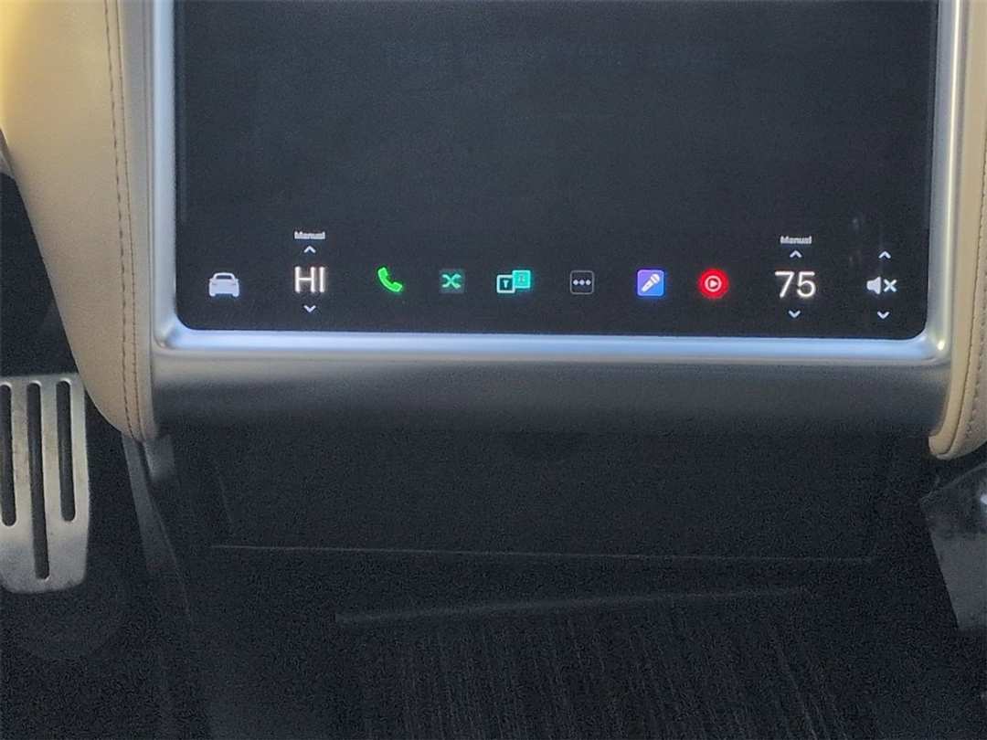 2016 Tesla Model X 90D - Image 16