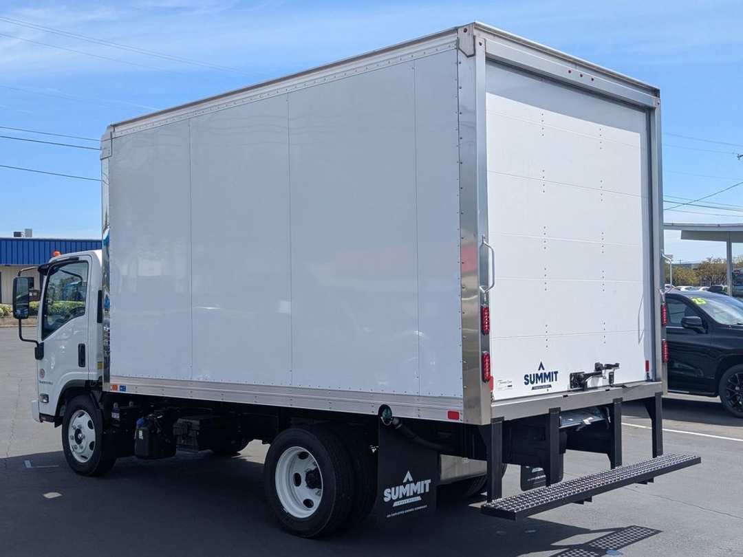 2024 Chevrolet 5500 Hd Lcf Dry Box - Image 4