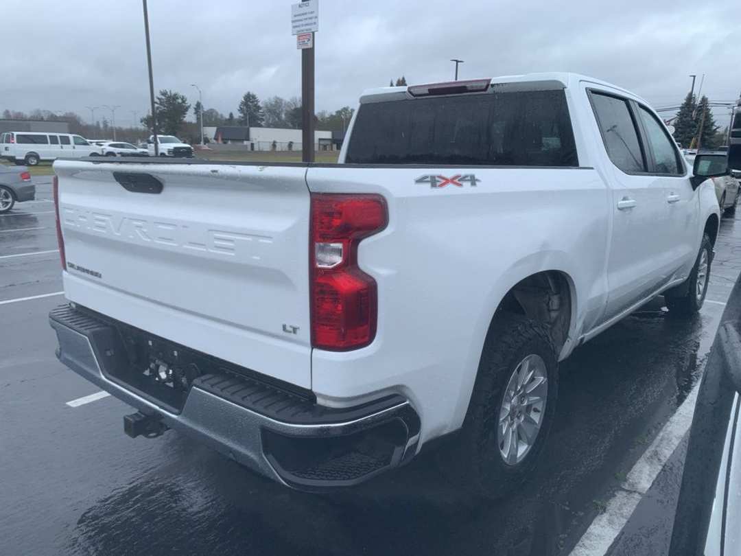 2021 Chevrolet Silverado 1500 LT - Image 3
