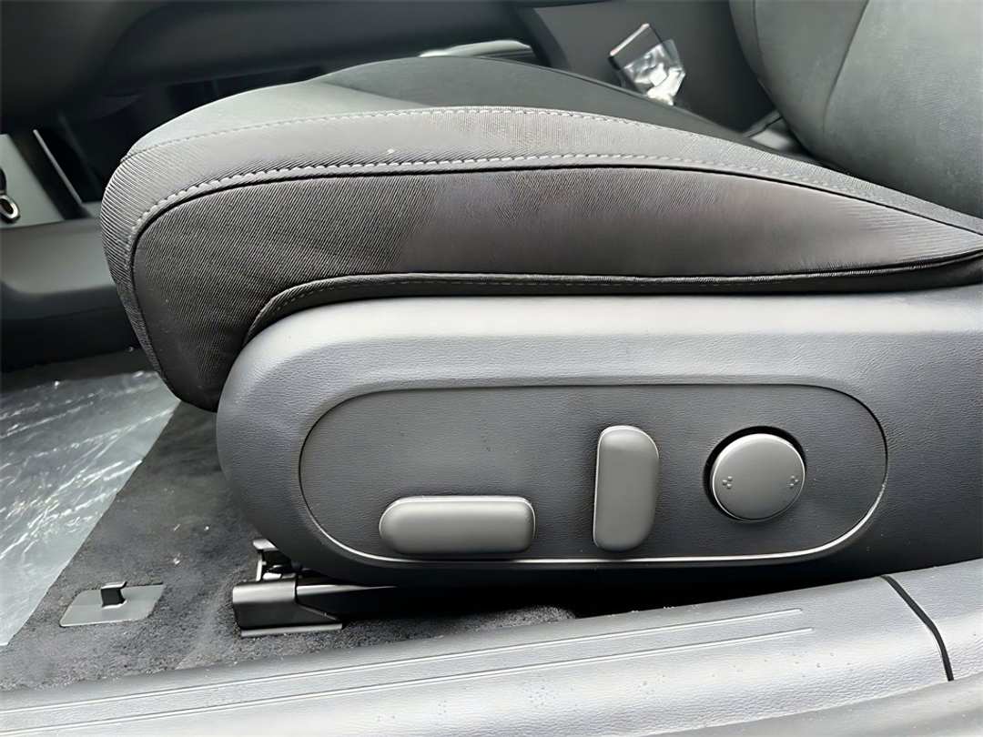 2025 Hyundai Ioniq 6 SE - Image 11