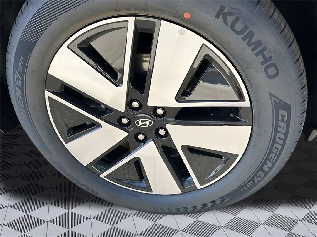 2026 Hyundai Ioniq 9 SEL - Image 11