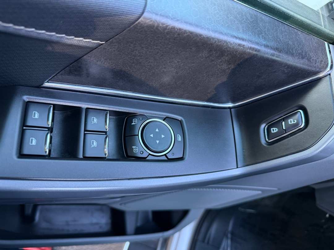 2025 Ford F-150 XLT - Image 27