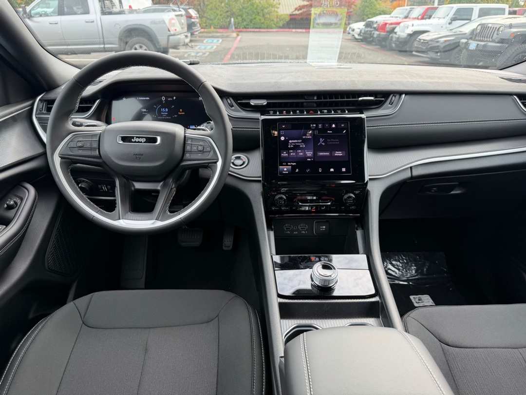 2025 Jeep Grand Cherokee Laredo X - Image 34