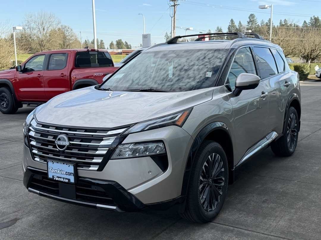 2026 Nissan Rogue Platinum - Image 4