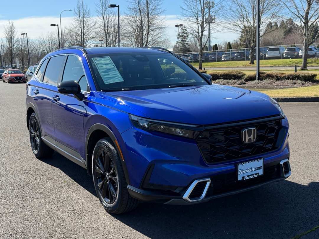 2025 Honda CR-V Sport Touring - Image 2