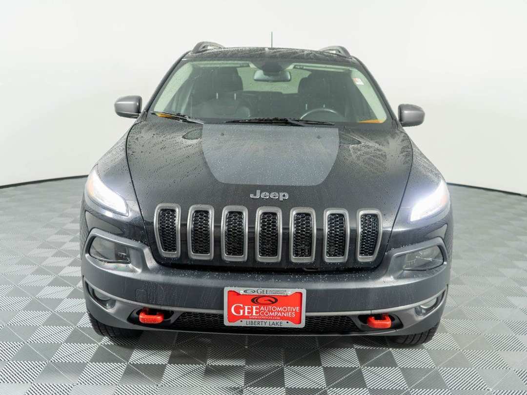 2018 Jeep Cherokee Trailhawk - Image 2