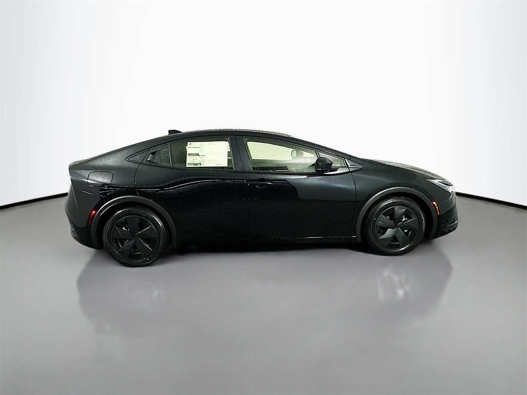 2026 Toyota Prius SE - Image 8