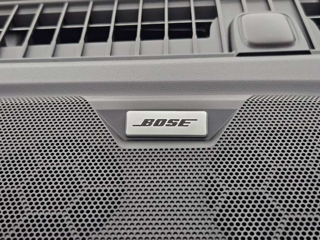 2026 Chevrolet Colorado ZR2 - Image 12