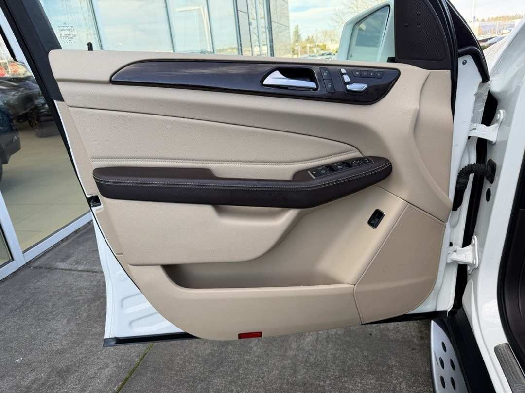 2016 Mercedes-Benz GLE GLE 350 - Image 11