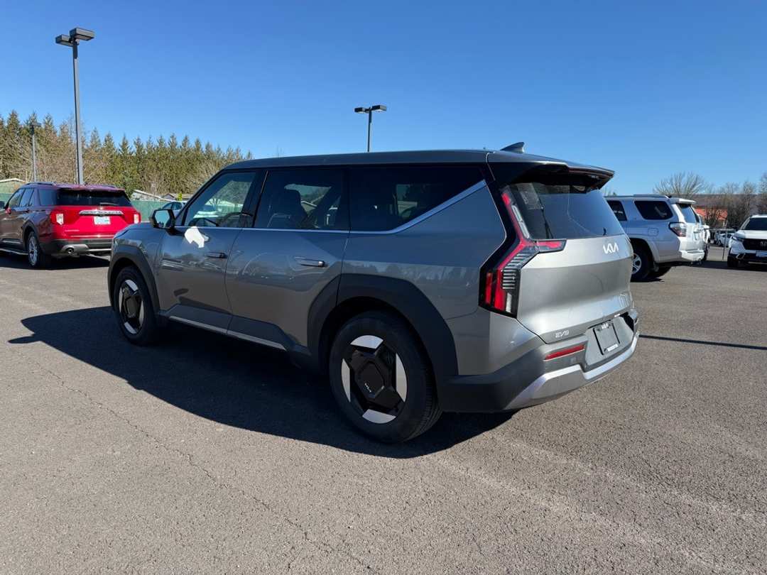 2024 Kia Ev9 Light Long Range - Image 5