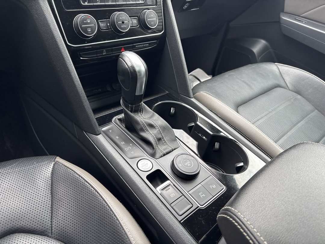 2021 Volkswagen Atlas EXECLINE - Image 3