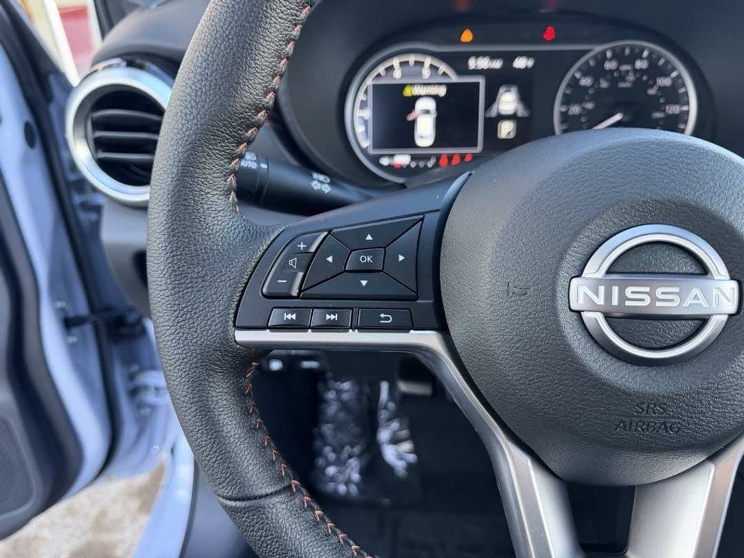 2025 Nissan Versa 1.6 SR - Image 16