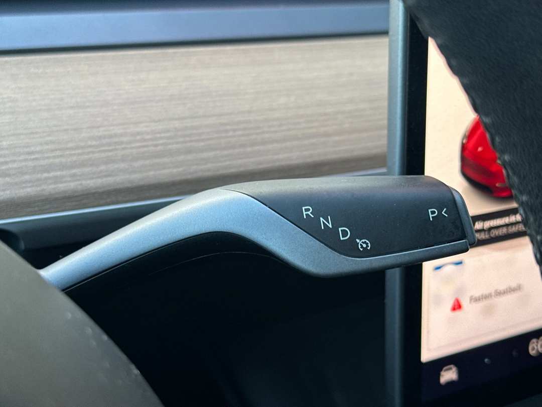 2023 Tesla Model Y Long Range - Image 21