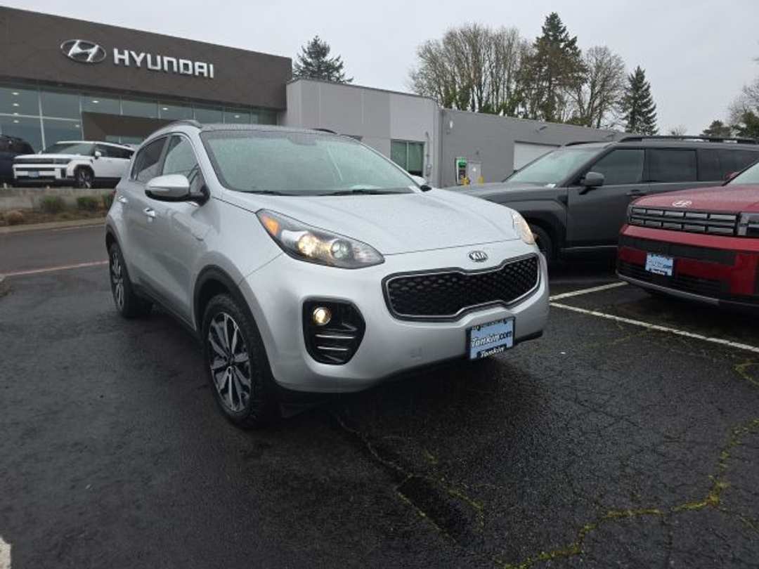 2019 Kia Sportage EX - Image 2