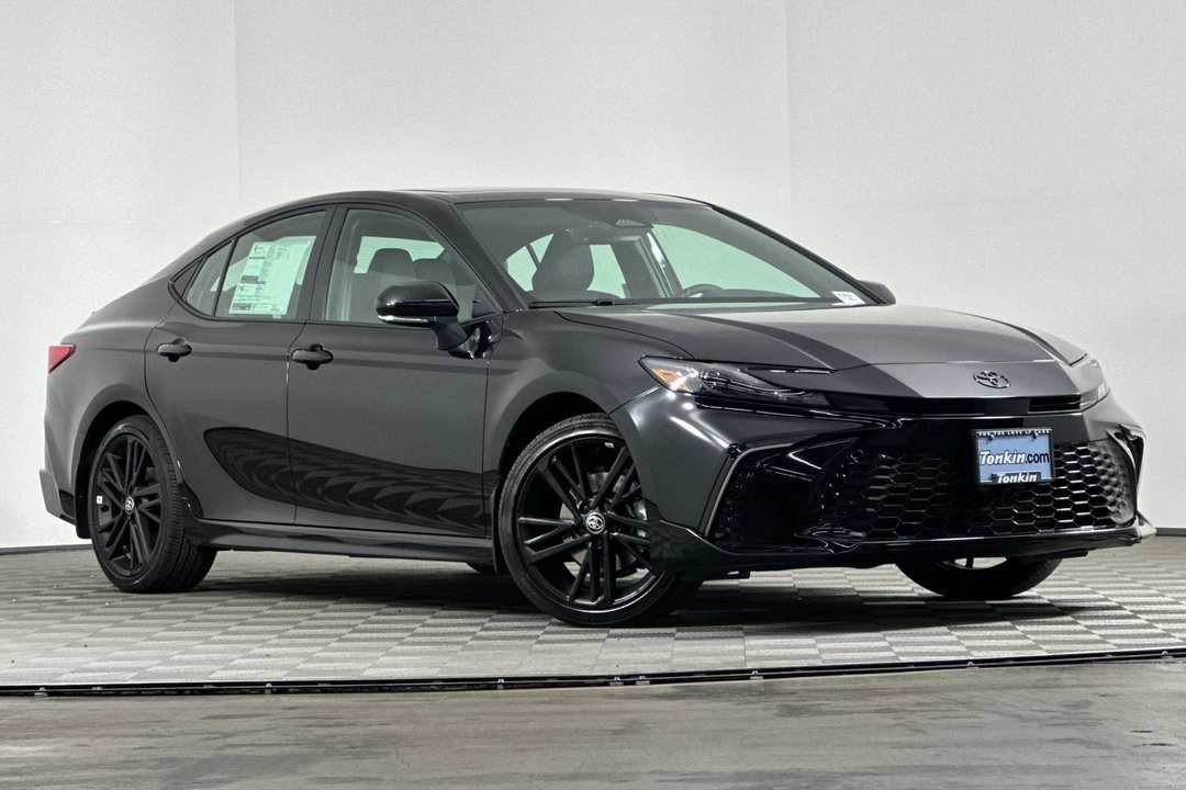 2026 Toyota Camry SE Nightshade - Image 2
