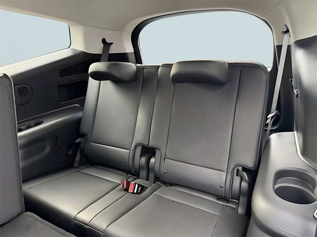 2026 Hyundai Ioniq 9 SEL - Image 31