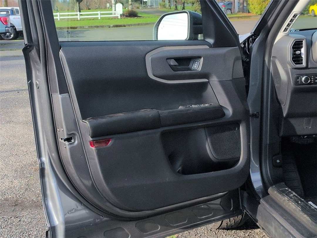 2025 Ford Bronco Sport Big Bend - Image 9