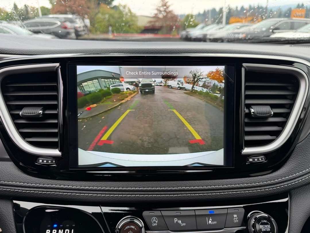 2026 Chrysler Pacifica Select - Image 23