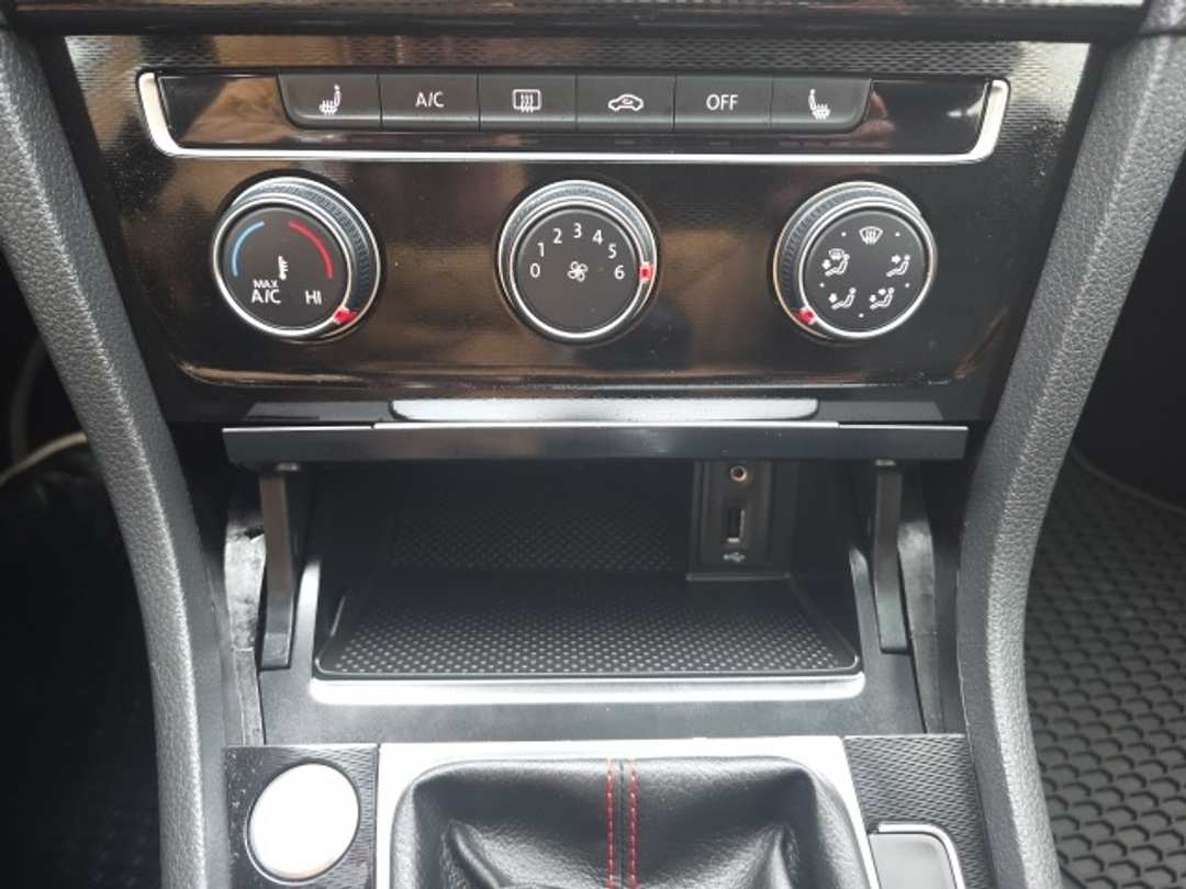 2017 Volkswagen Golf Gti SE - Image 18