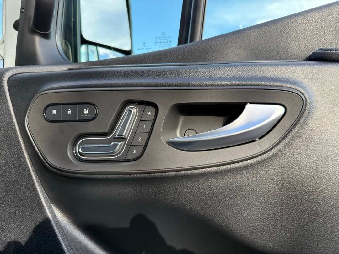 2025 Mercedes-Benz Sprinter 2500 Cargo 144 WB - Image 18