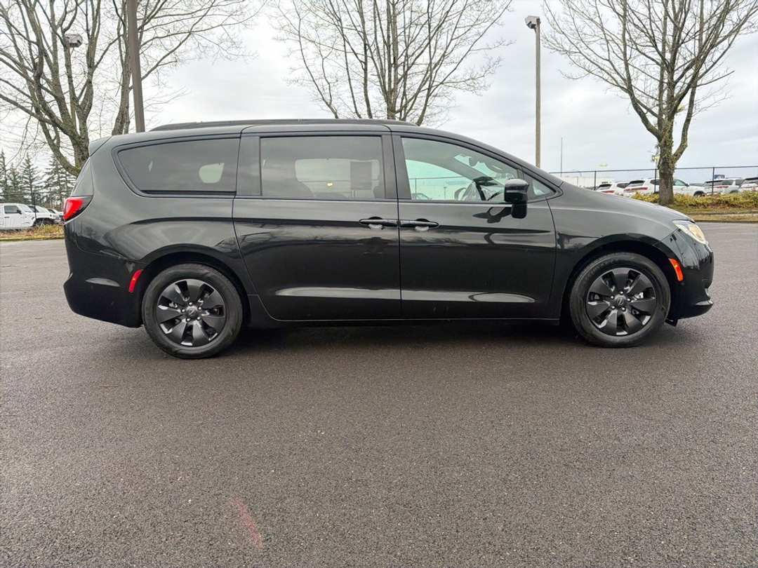 2019 Chrysler Pacifica Limited - Image 8
