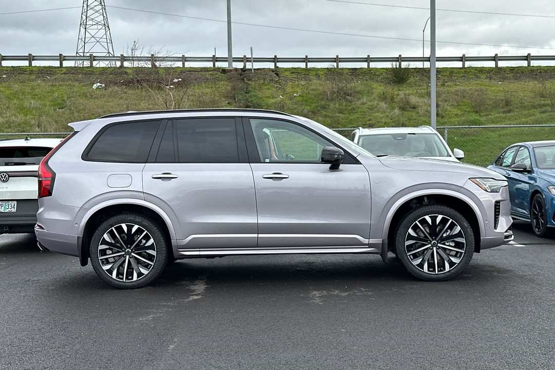 2026 Volvo Xc90 B6 Ultra - Image 2