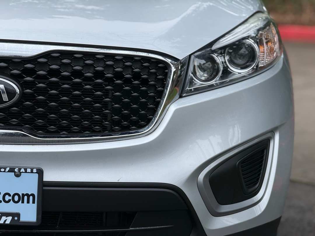 2017 Kia Sorento LX - Image 6