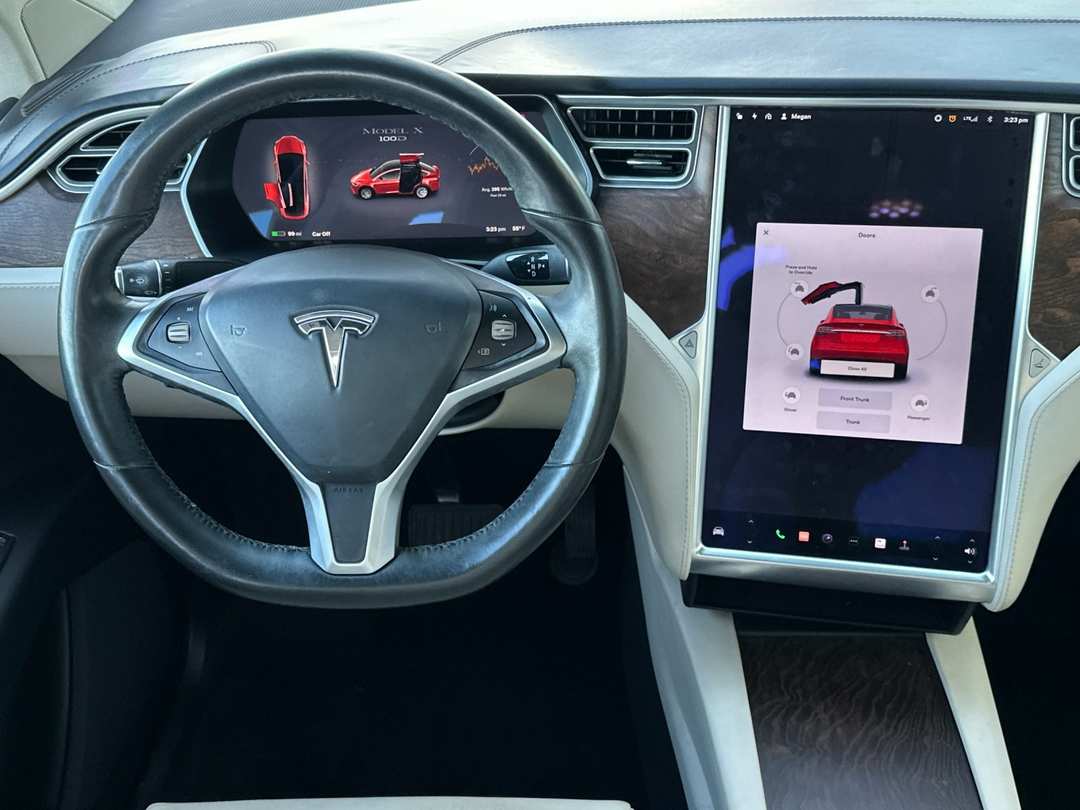 2017 Tesla Model X - Image 13