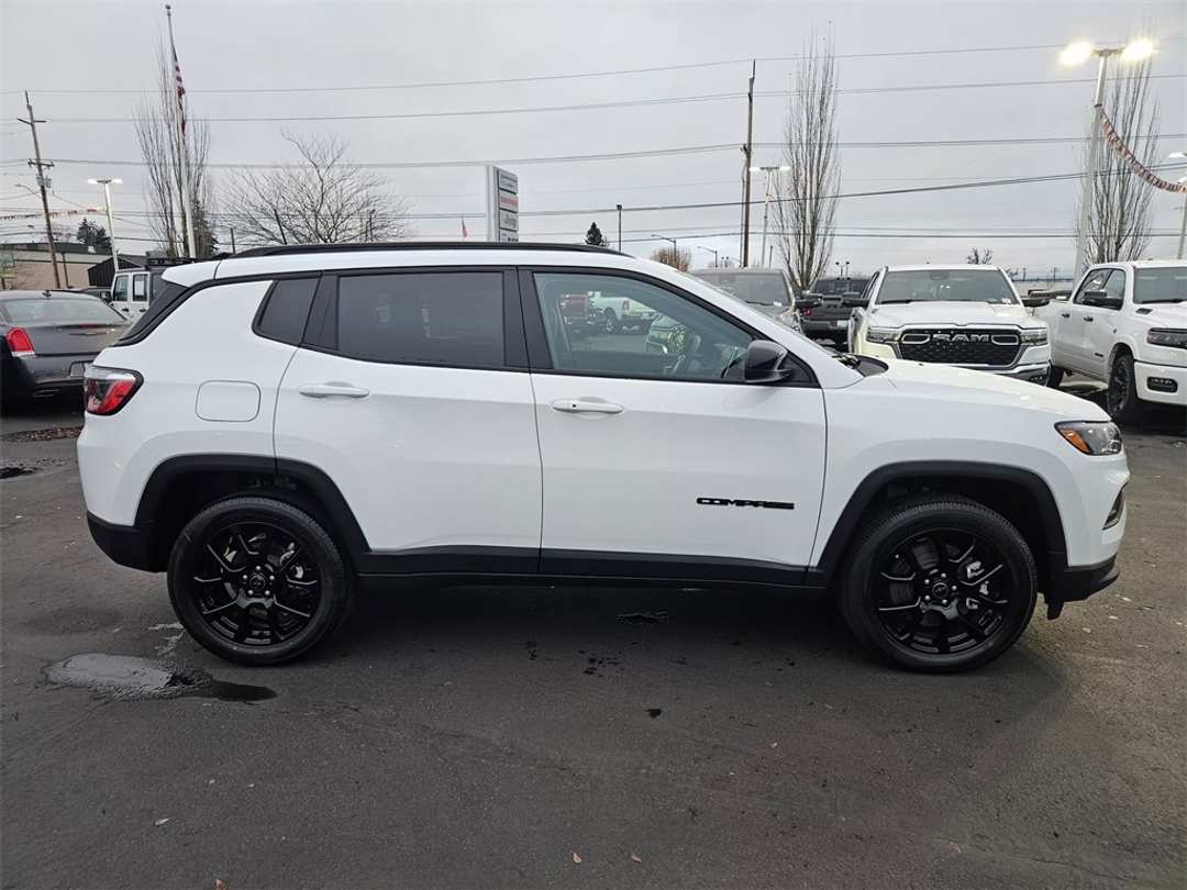 2026 Jeep Compass Latitude - Image 7