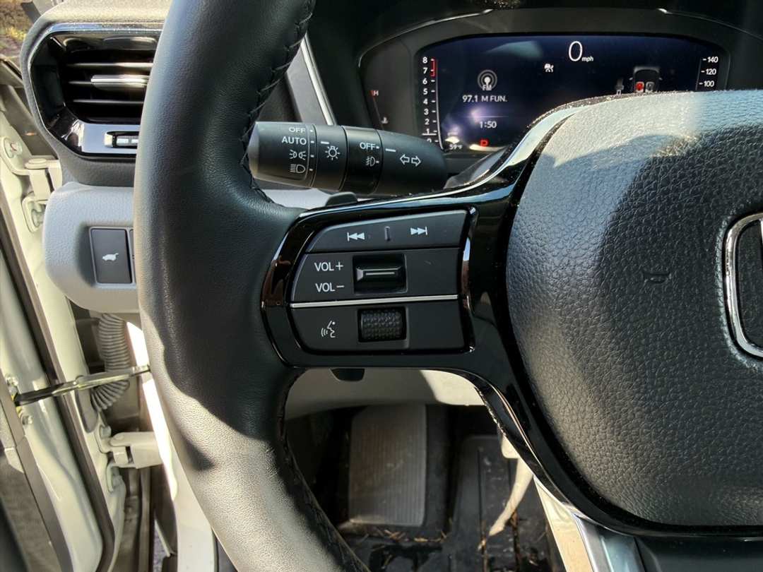 2025 Honda Pilot Elite - Image 11