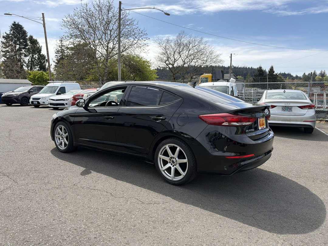 2017 Hyundai Elantra - Image 3