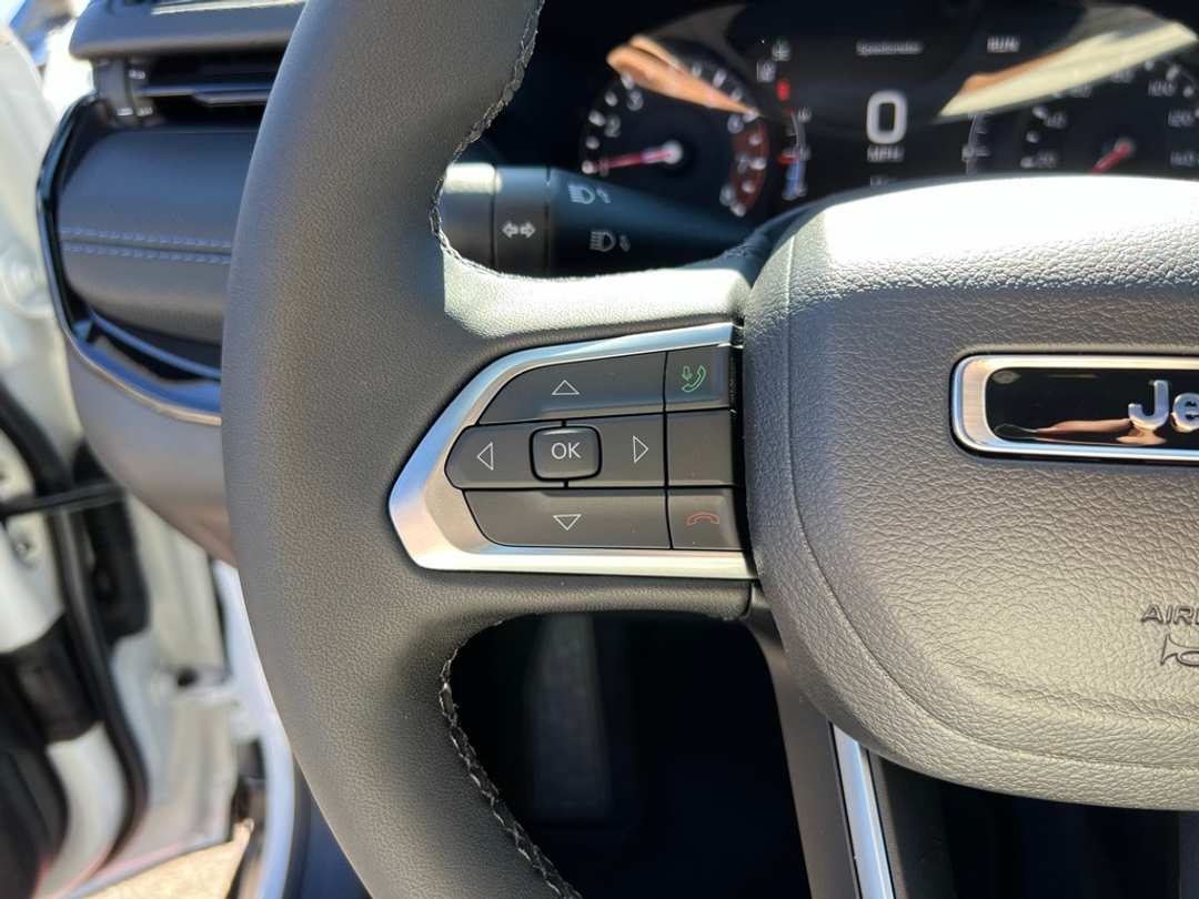 2026 Jeep Compass Latitude - Image 14