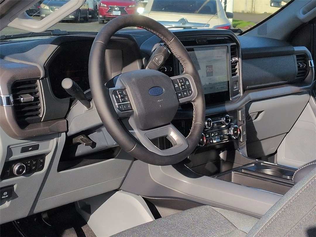 2026 Ford F-150 XLT - Image 12