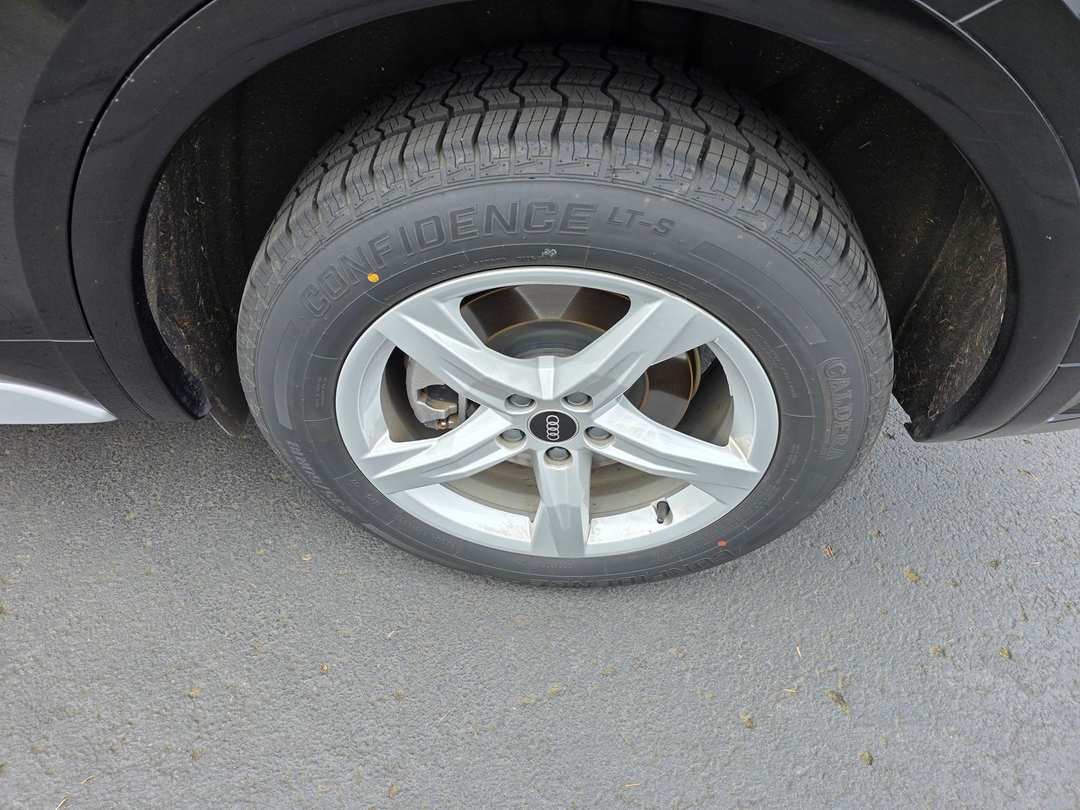 2023 Audi Q5 40 Premium - Image 9