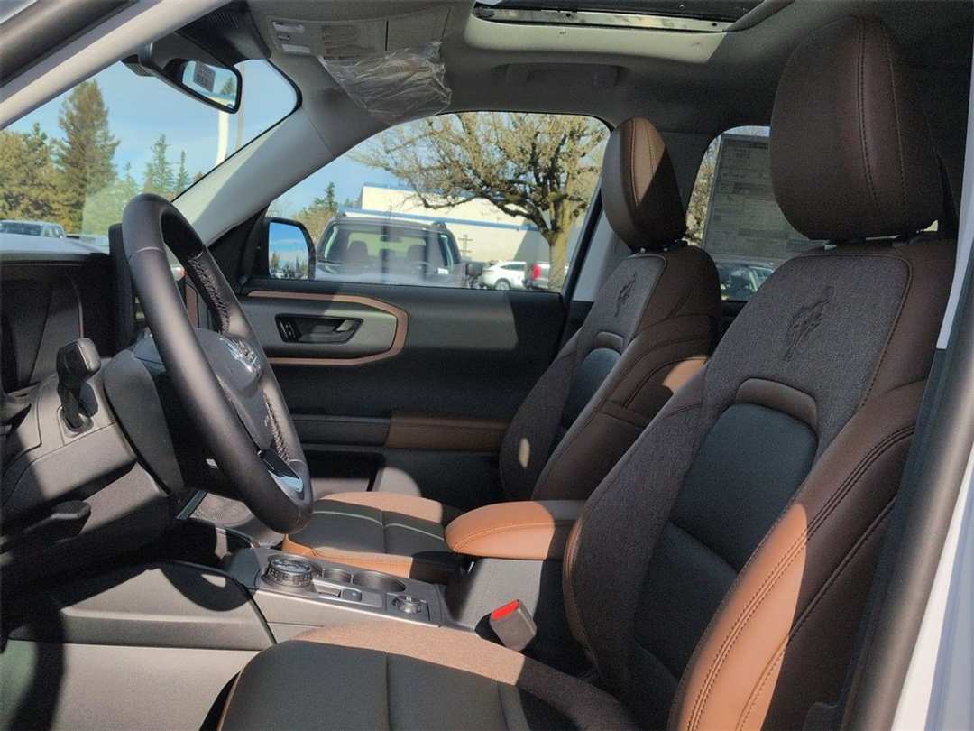 2026 Ford Bronco Sport Outer Banks - Image 13