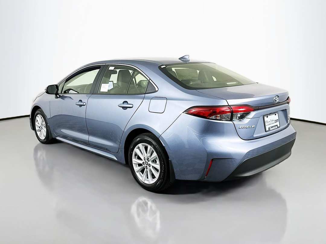 2026 Toyota Corolla XLE - Image 5