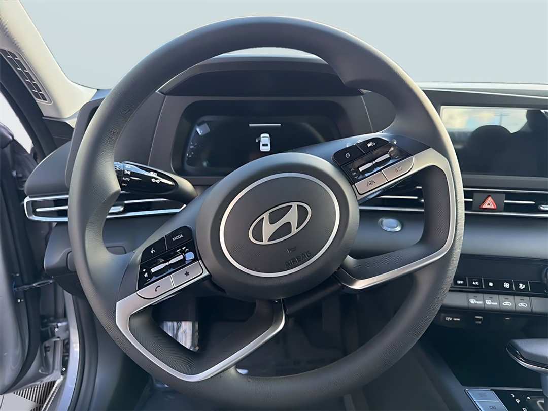 2026 Hyundai Elantra Blue - Image 18