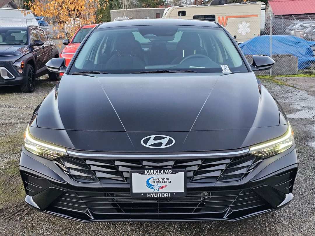 2026 Hyundai Elantra Blue - Image 2