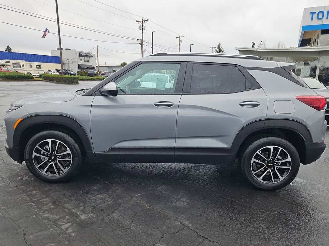 2025 Chevrolet Trailblazer LT - Image 3