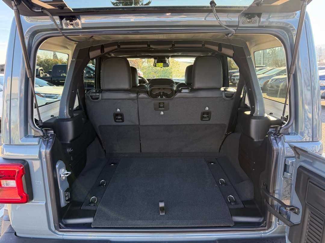 2026 Jeep Wrangler Rubicon - Image 11