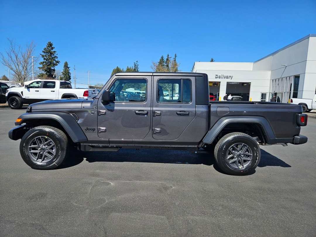 2026 Jeep Gladiator Sport - Image 3